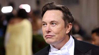 Warga Indonesia Menambah Kekayaan Elon Musk