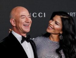 Jeff Bezos Menetap di Rumah dengan Harga Rp 2,3 T Demi Sang Pacar dan Orang Tua