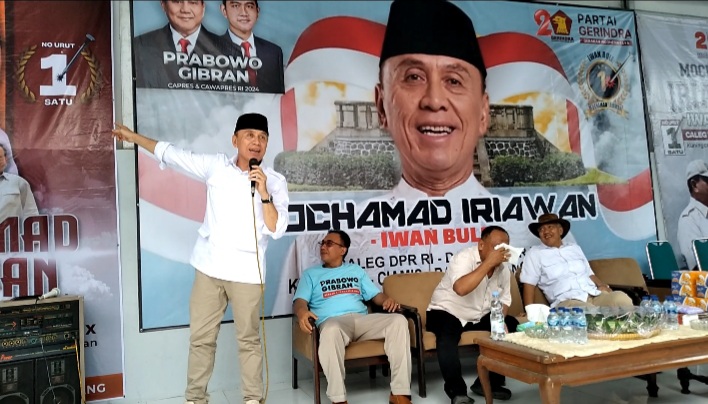 Iwan Bule Berinteraksi Langsung dengan Masyarakat di Jabar, Mulai dari PKL hingga Pelaku UMKM, Menyerap Aspirasi