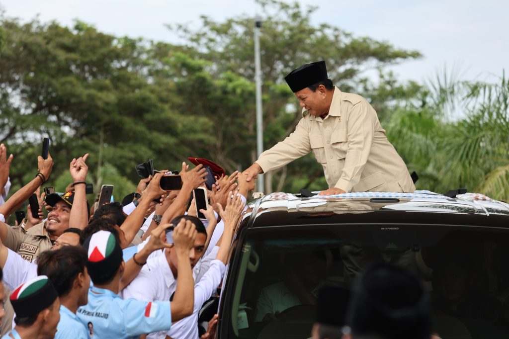 Prabowo Bertemu dan Ngopi Bersama Warga dan Relawan di Kedai Kopi Aceh: Mendebarkan!