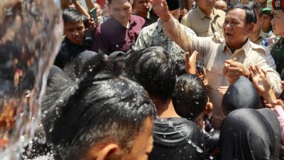 Prabowo Memperesmikan Sumber Air Bersih