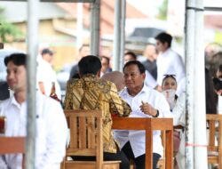 Jokowi dan Prabowo Bersama Makan Bakso, Mendoakan Keberhasilan Usaha Kuliner Sholeh