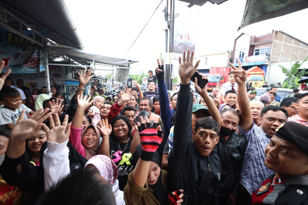 Antusiasme Warga Jateng yang Melihat Jokowi dan Prabowo Makan Bakso Bersama: Semoga Tetap Merakyat