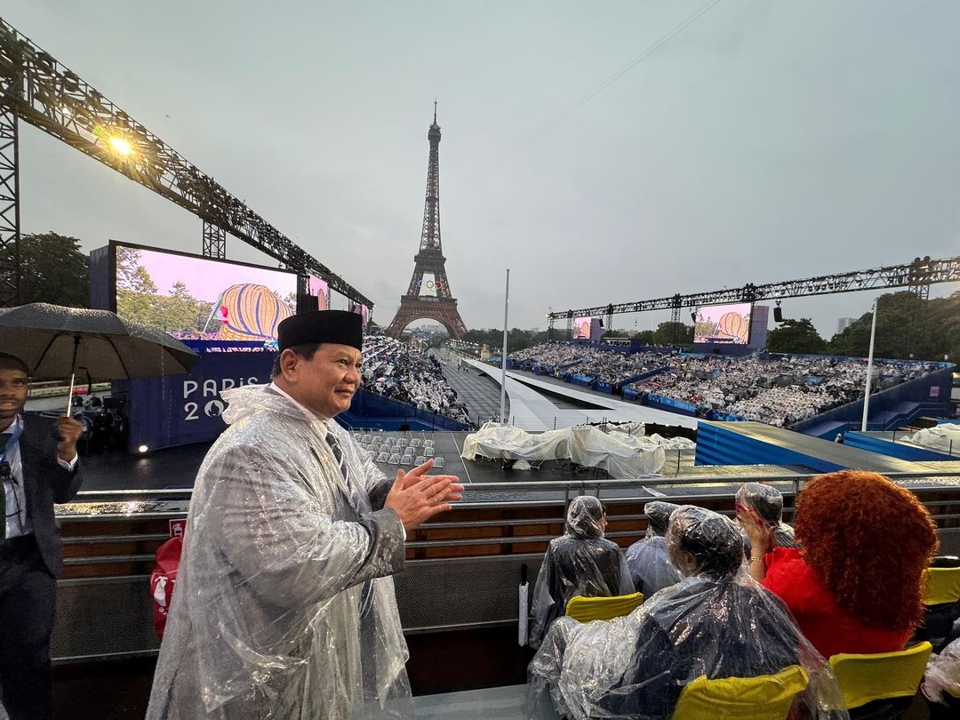 Prabowo Subianto Memberikan Semangat kepada Kontingen Indonesia di Pembukaan Olimpiade Paris 2024