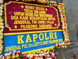 Warga dan Pejabat Mengirimkan Bunga Dukungan untuk Prabowo Subianto Pasca Operasi di RSPPN Bintaro