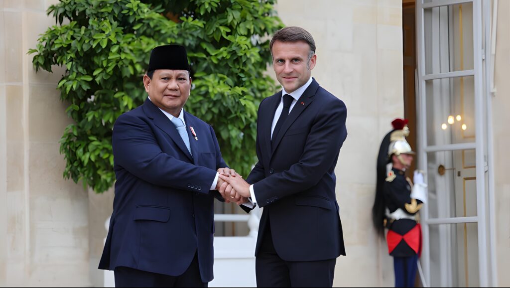 Prabowo Subianto Disambut oleh Macron di Istana Élysée dengan Pengawal Kehormatan