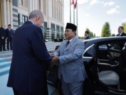 Setelah Bertemu di Turki, Prabowo Subianto Diantar Langsung ke Mobil Oleh Erdoğan