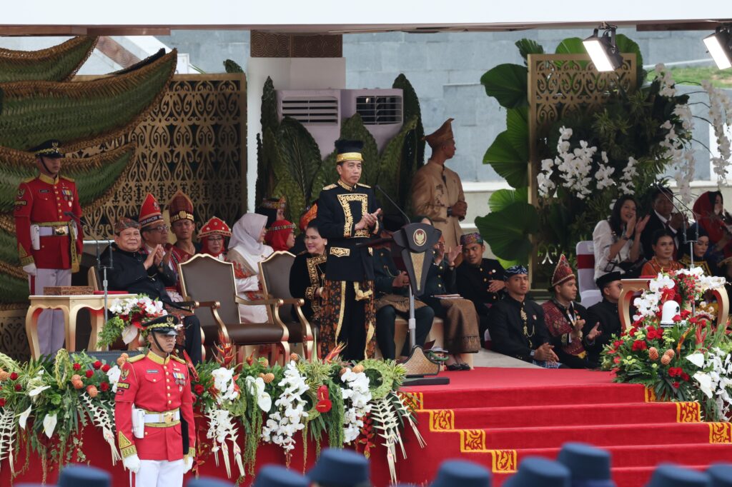 Momen Hangat Antara Prabowo Subianto dan Presiden Jokowi dalam Upacara HUT Kemerdekaan RI ke-79