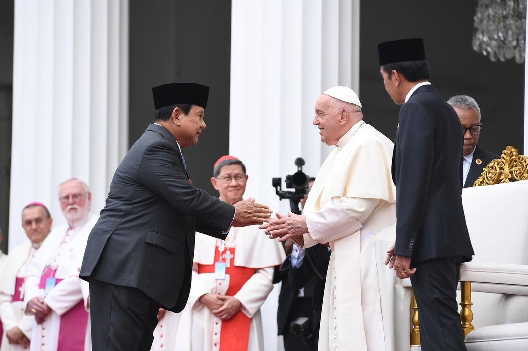 Prabowo Subianto Mebagikan Momen Bersalaman dengan Paus Fransiskus: Indonesia Diberkahi dengan Keberagaman dan Harmoni