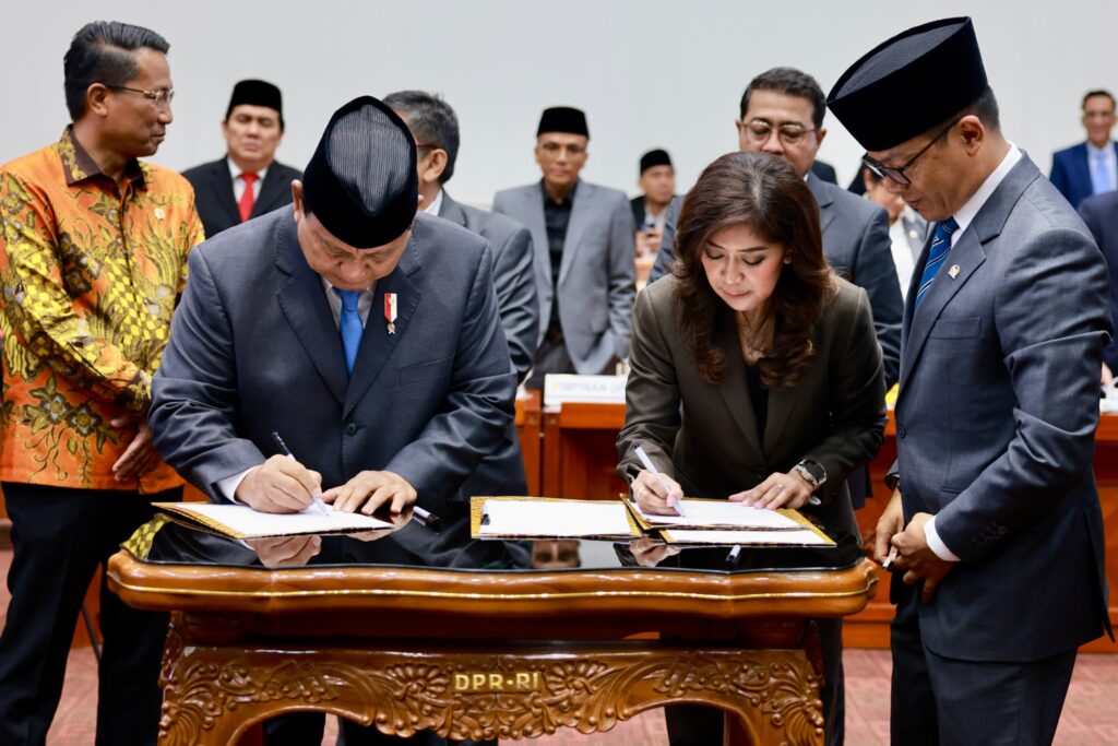 Sesi Terakhir DPR Prabowo Subianto: Semua Faksi Hadir dan Menawarkan Doa