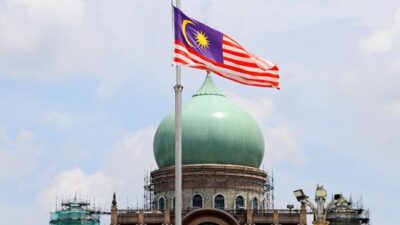 Alasan Malaysia Menarik Banyak Orang Asing, Krisis Besar Mengintai