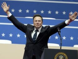 Elon Musk Diserbu PNS Amerika: Wawasan Hacker Terkini