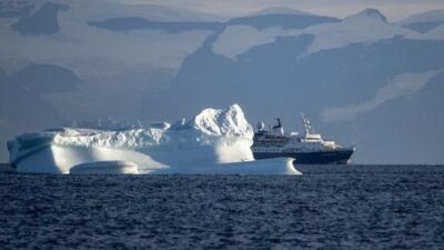 Megatsunami 200 Meter Gulung Greenland: Ilmuwan Teriak Kiamat!