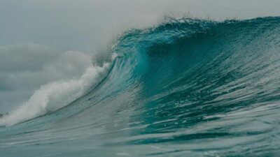 Peneliti Tersesat: Tsunami 200 Meter di Pulau Raksasa, Apa Tanda Kiamat?