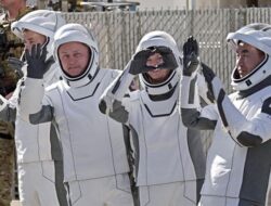 Empat Astronaut Crew-11 Berangkat ke Antariksa dengan Pesawat ‘Naga’