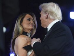Surat Cinta Melania Trump untuk Putin: Benarkah AI yang Menulis?